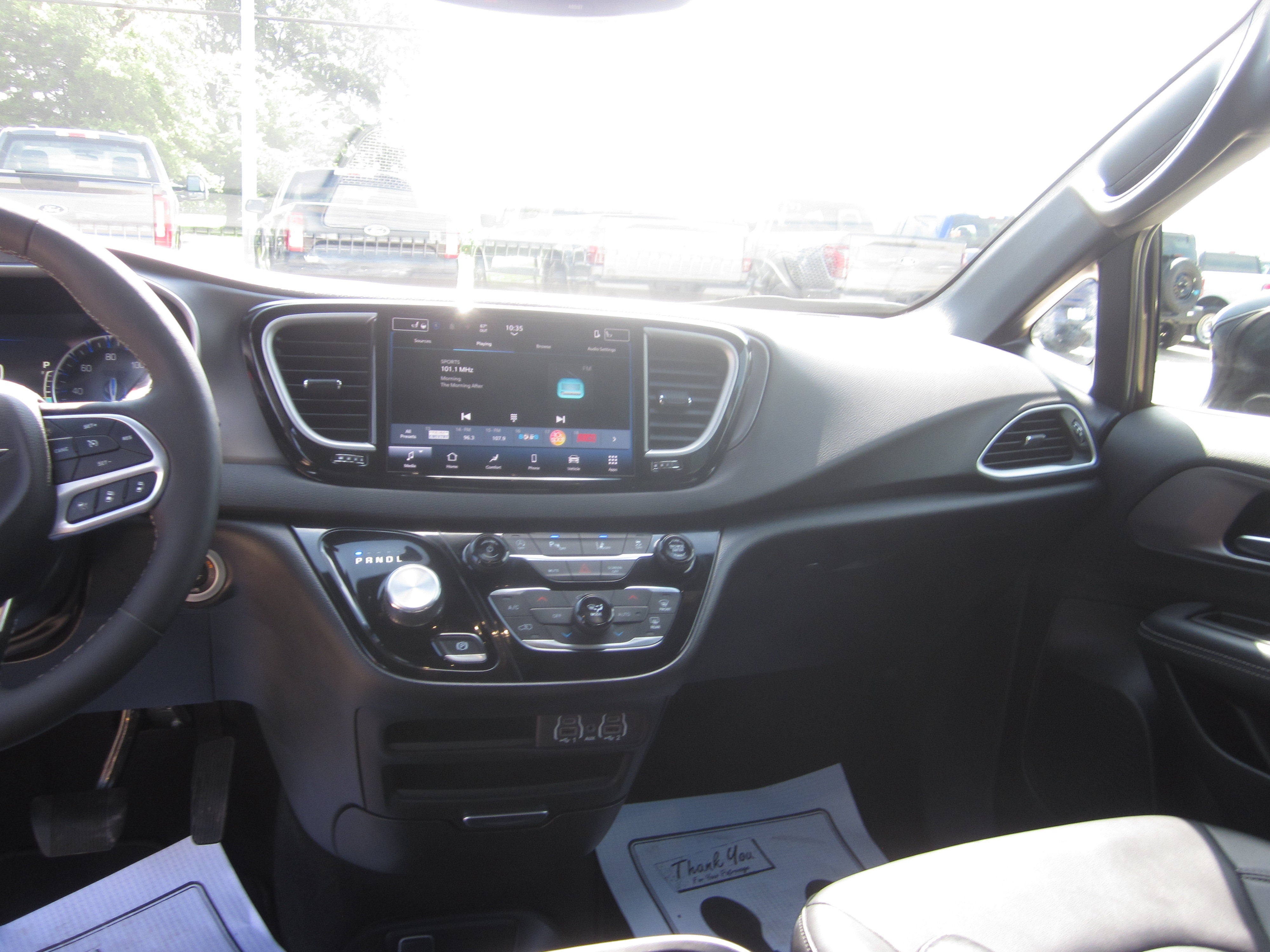 2025 Chrysler Pacifica Select