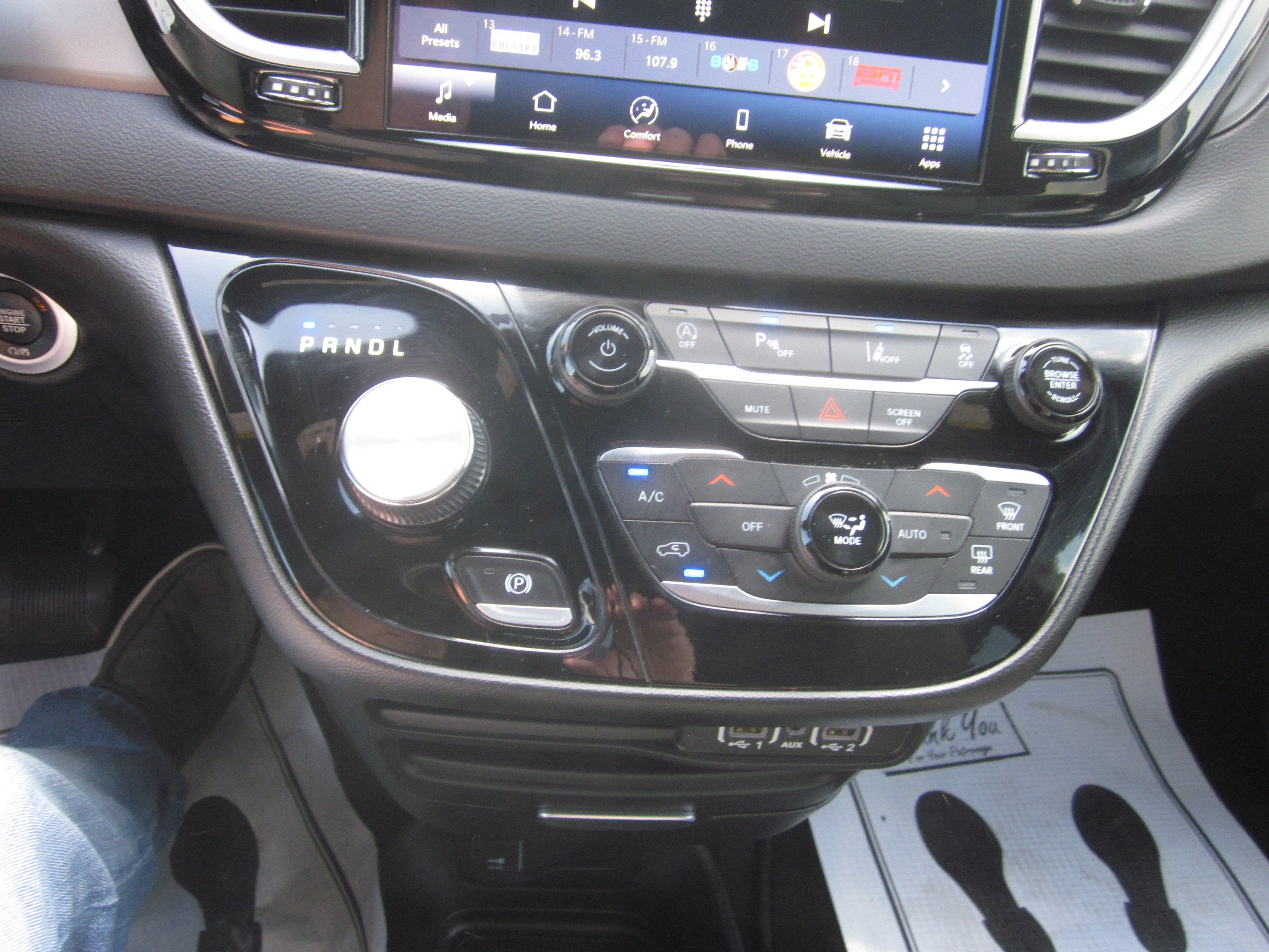 2025 Chrysler Pacifica Select