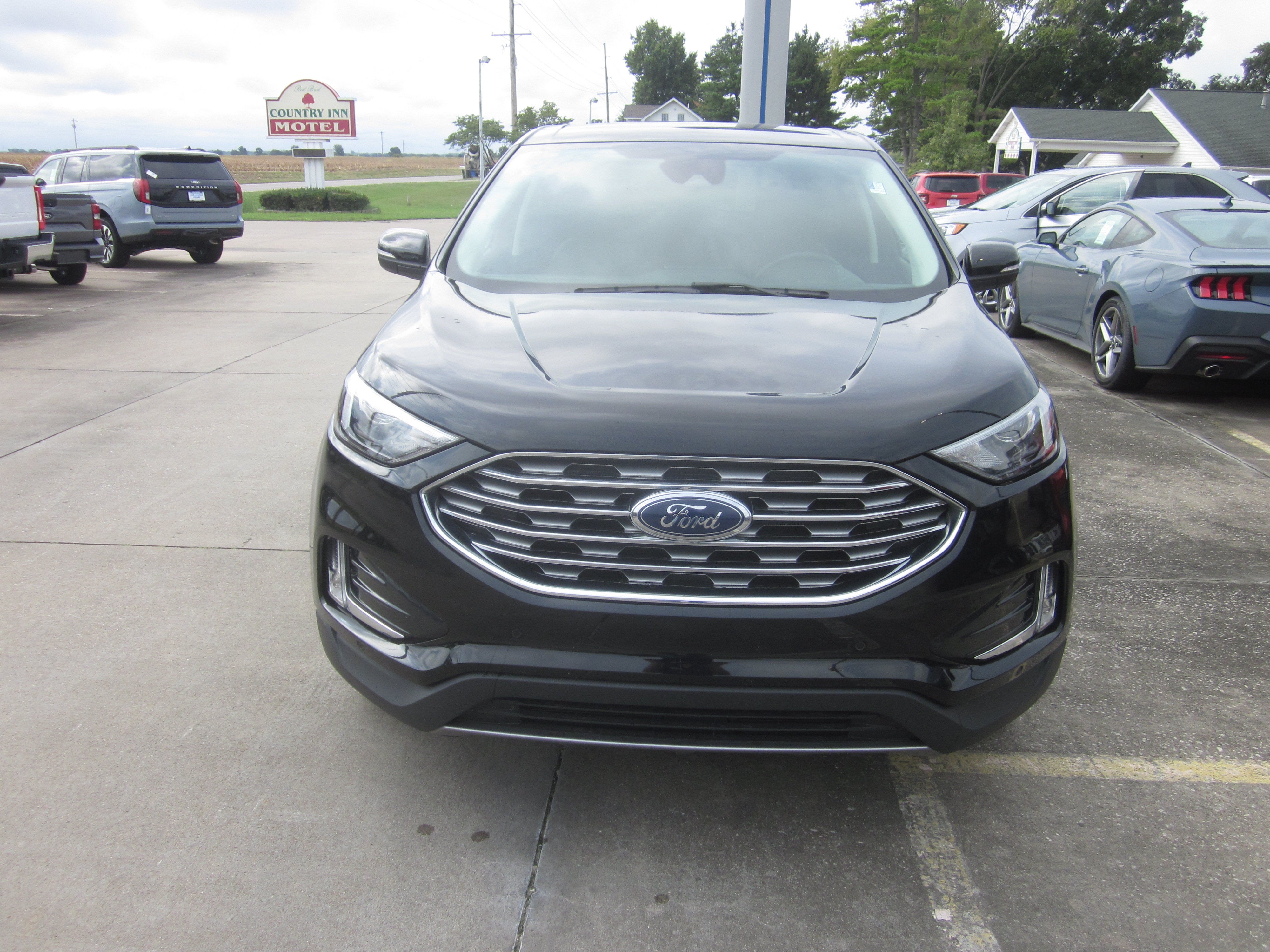 2024 Ford Edge Titanium