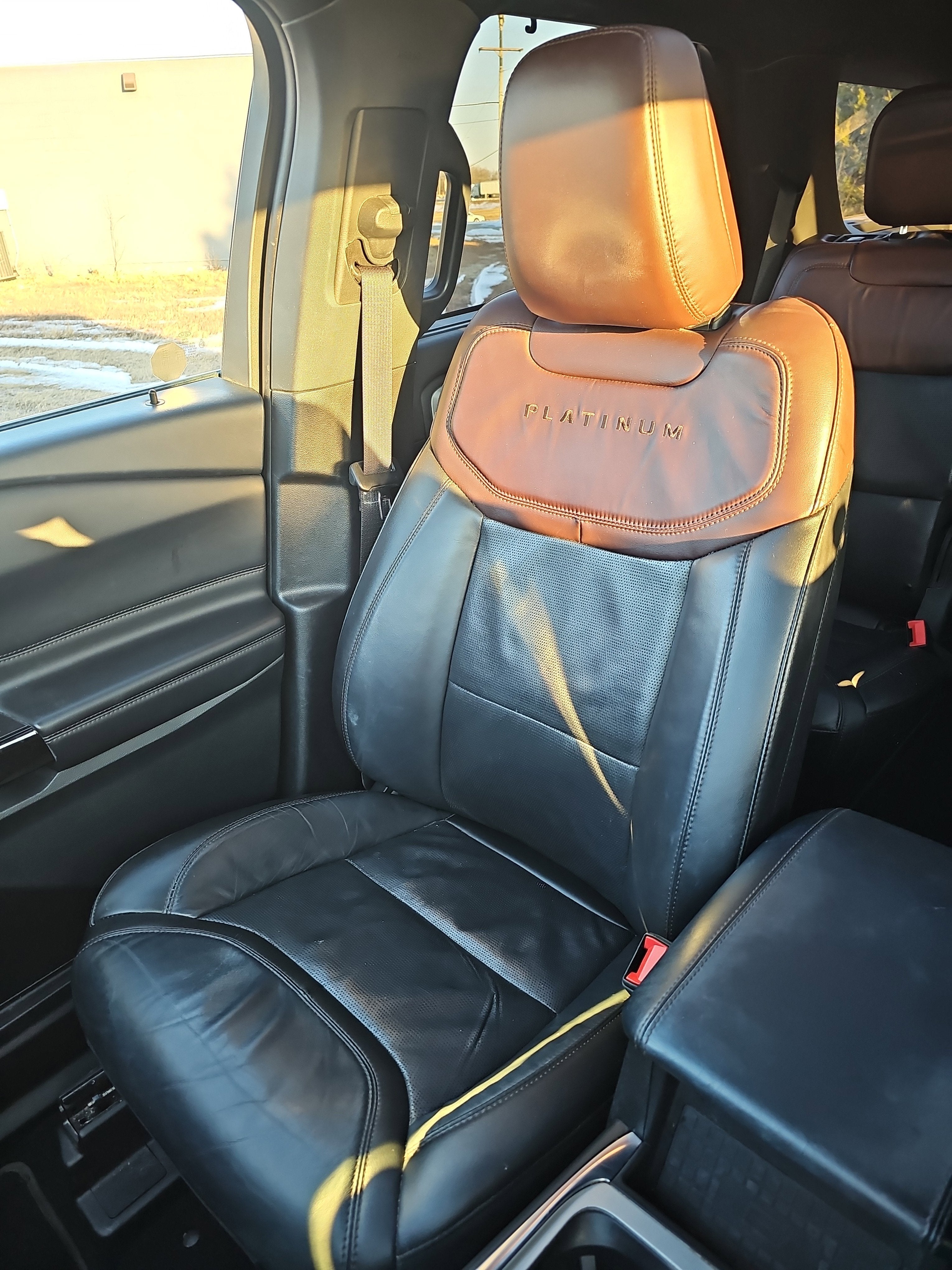 2023 Ford Explorer Platinum