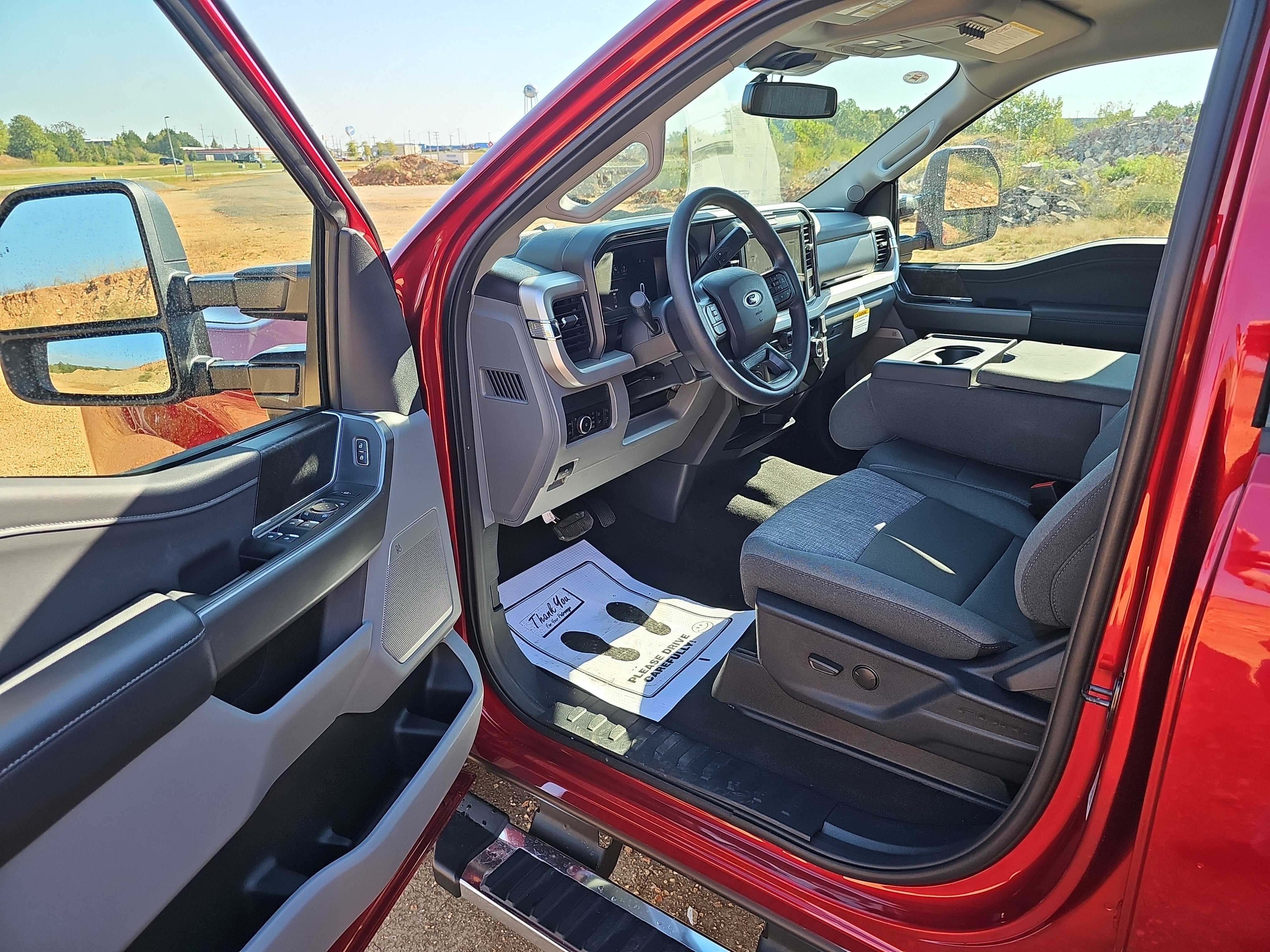 2026 Ford Super Duty F-350 SRW XLT