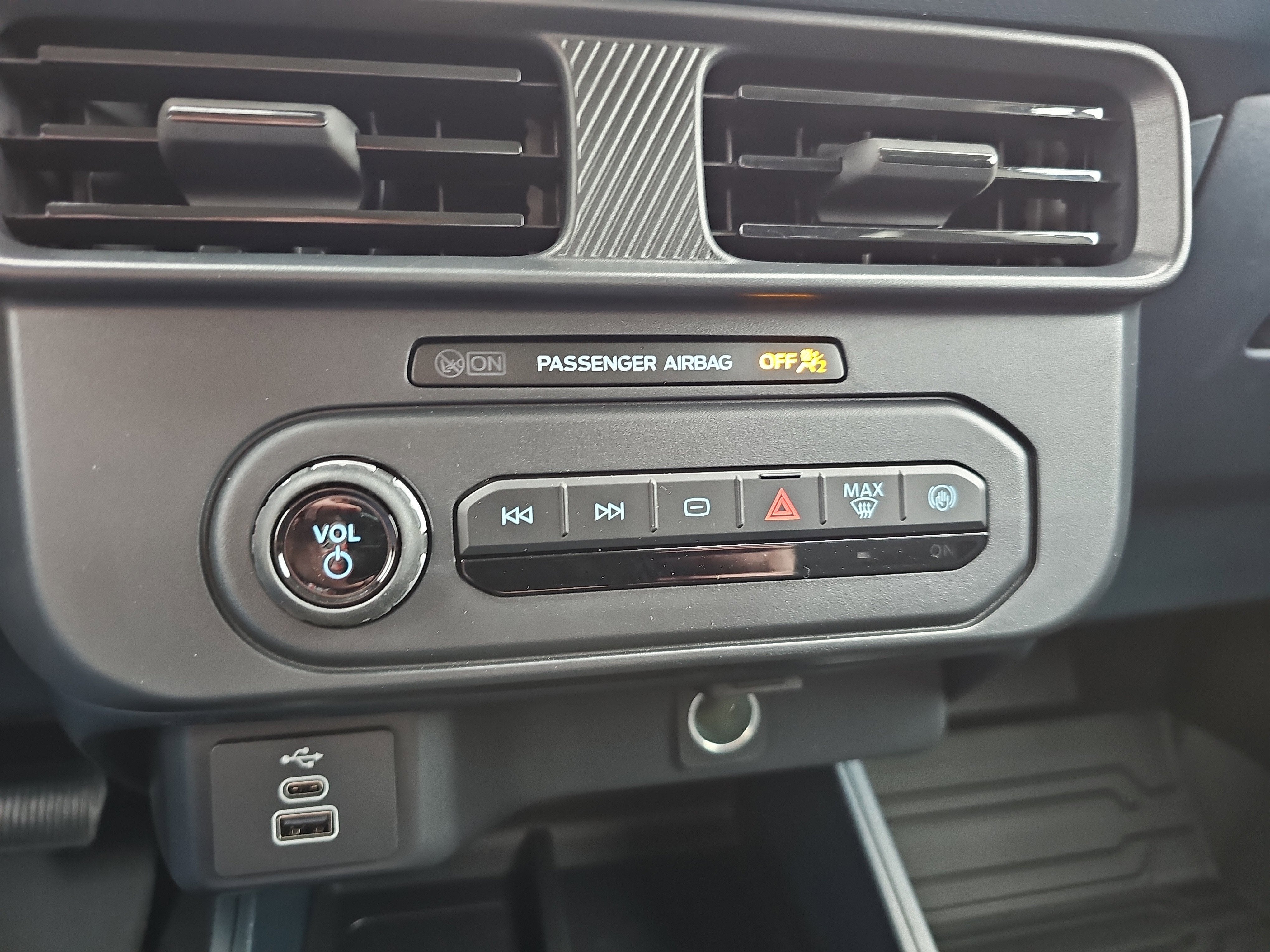 2025 Ford Maverick XL