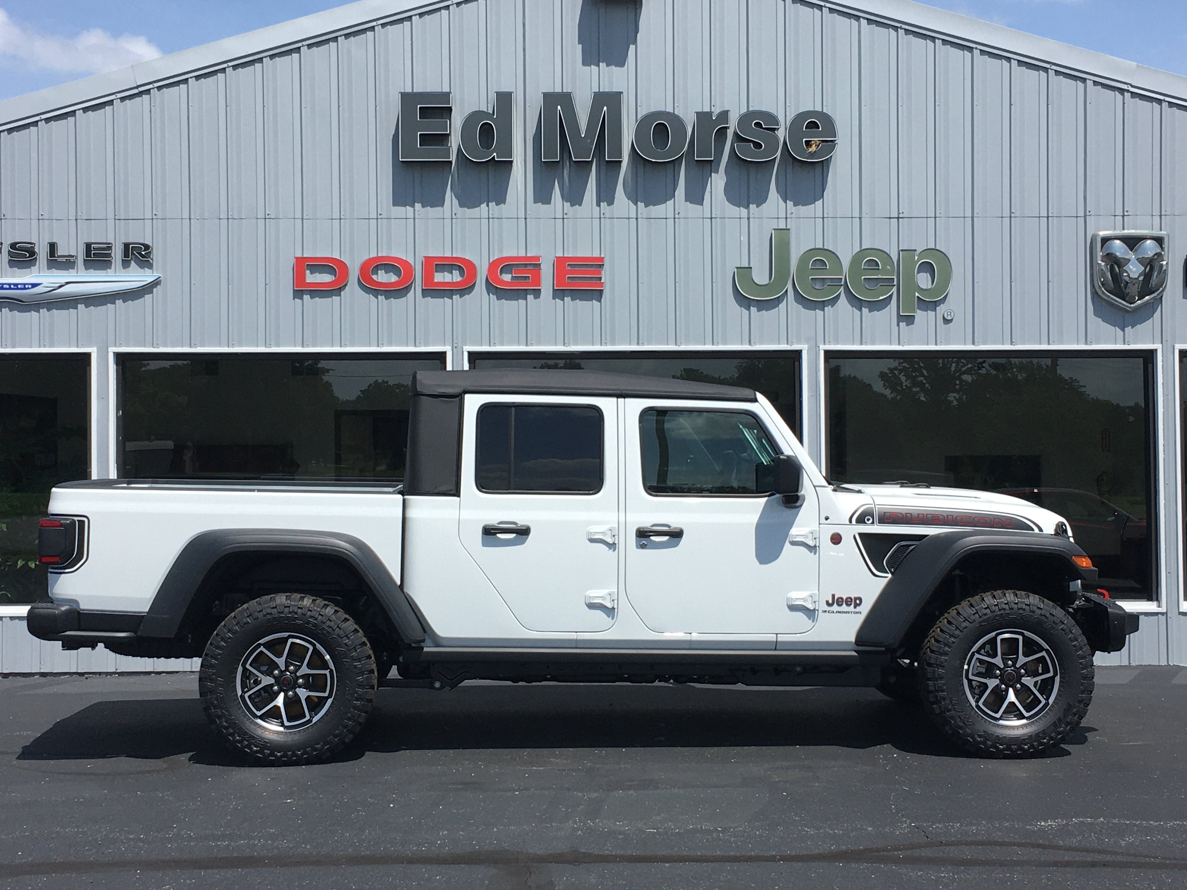 2026 Jeep Gladiator GLADIATOR SHADOW OPS 4X4