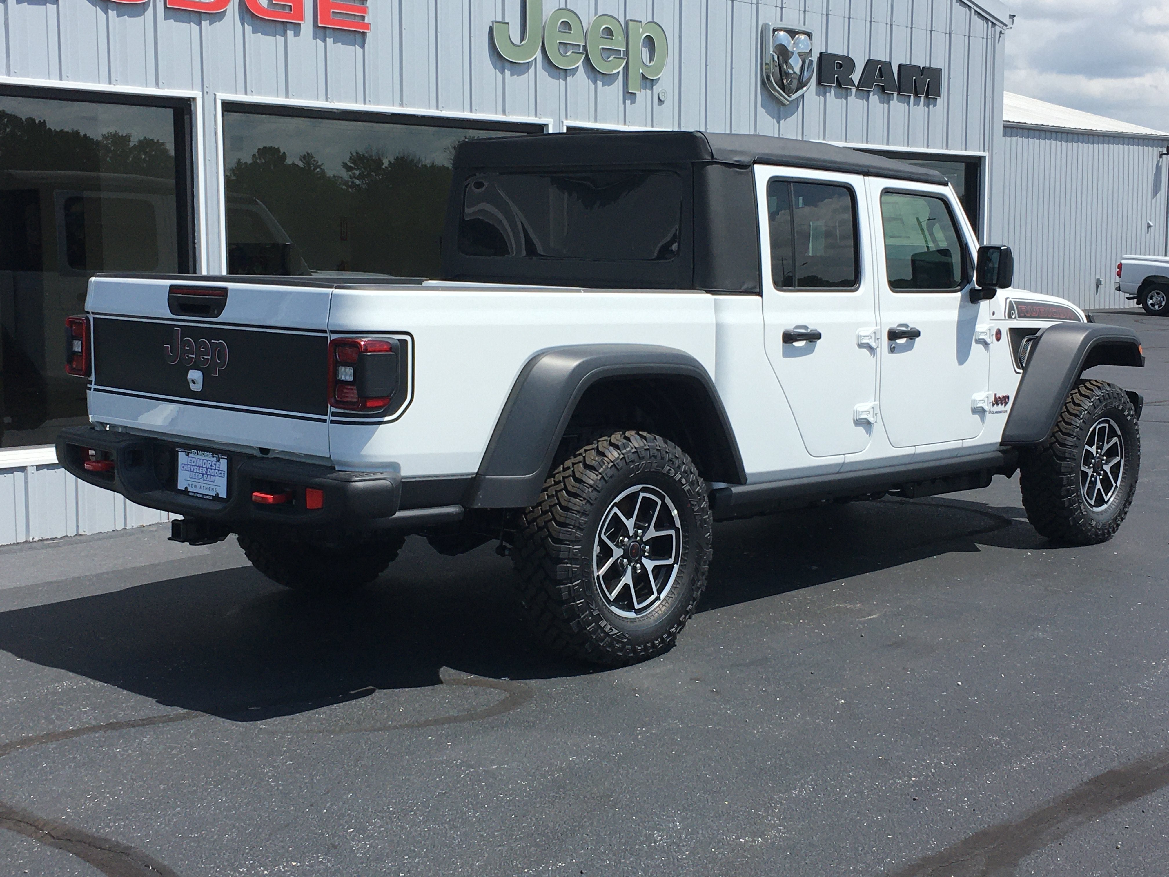2026 Jeep Gladiator GLADIATOR SHADOW OPS 4X4