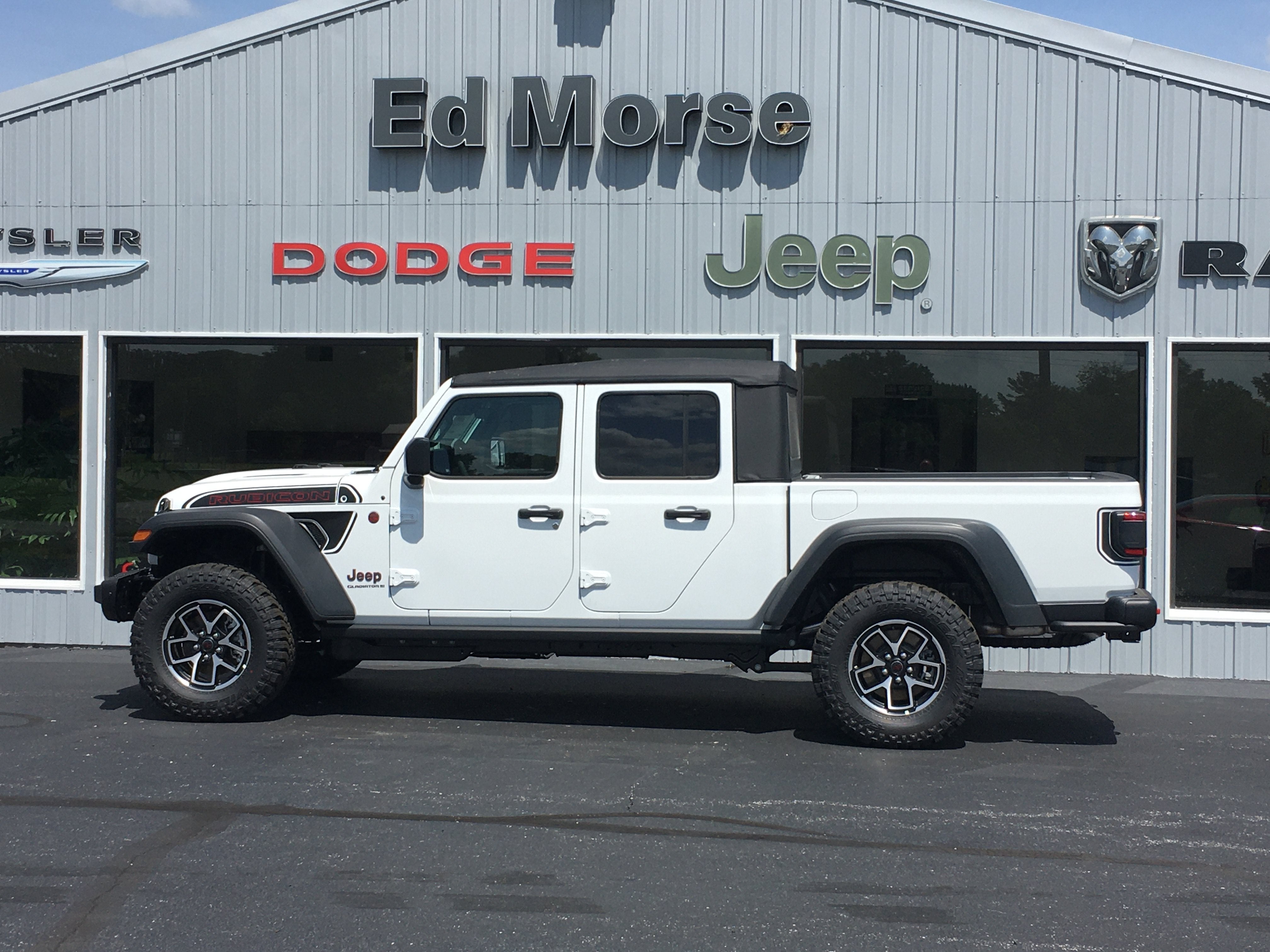 2026 Jeep Gladiator GLADIATOR SHADOW OPS 4X4