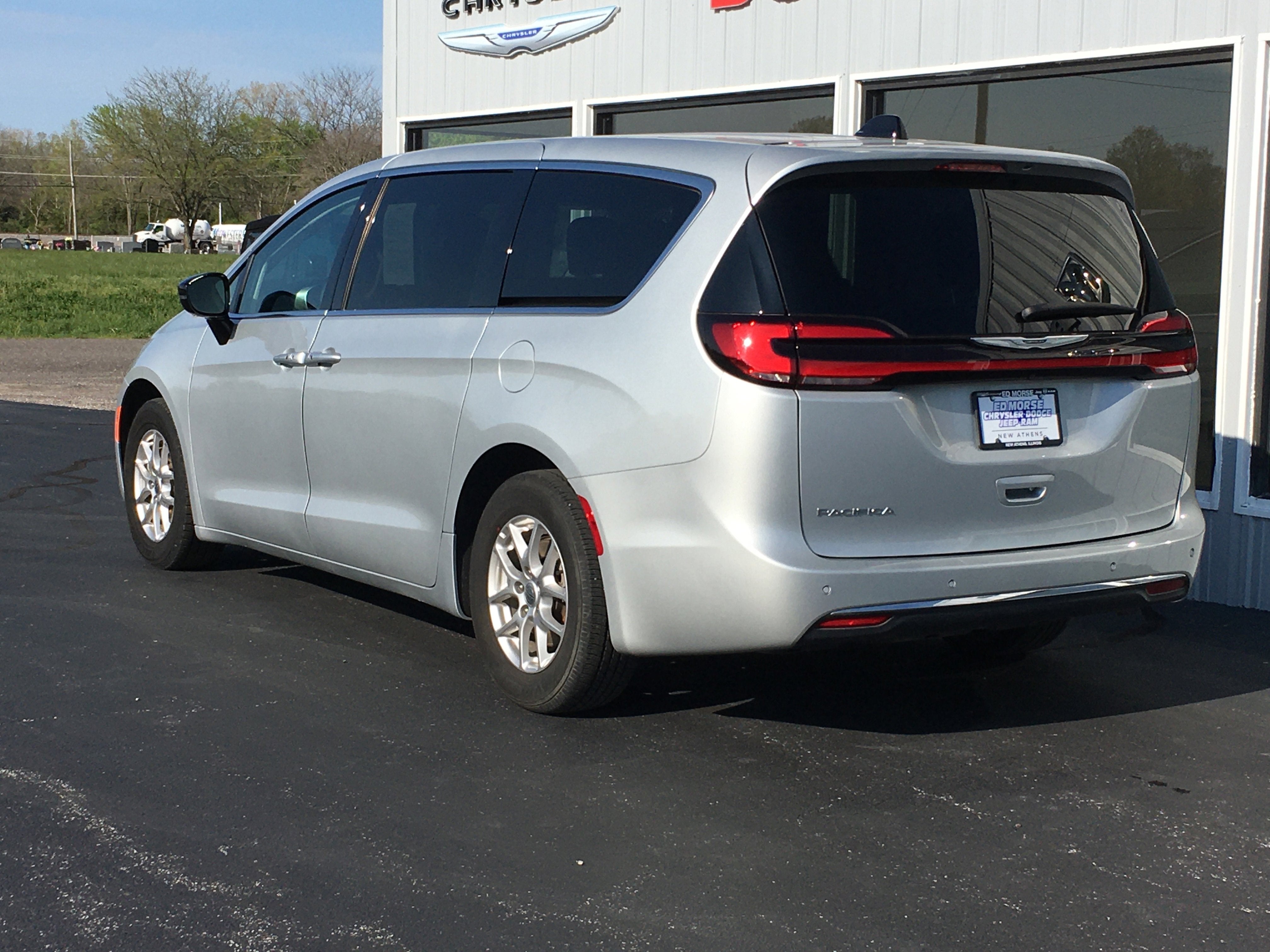 2024 Chrysler Pacifica Touring L