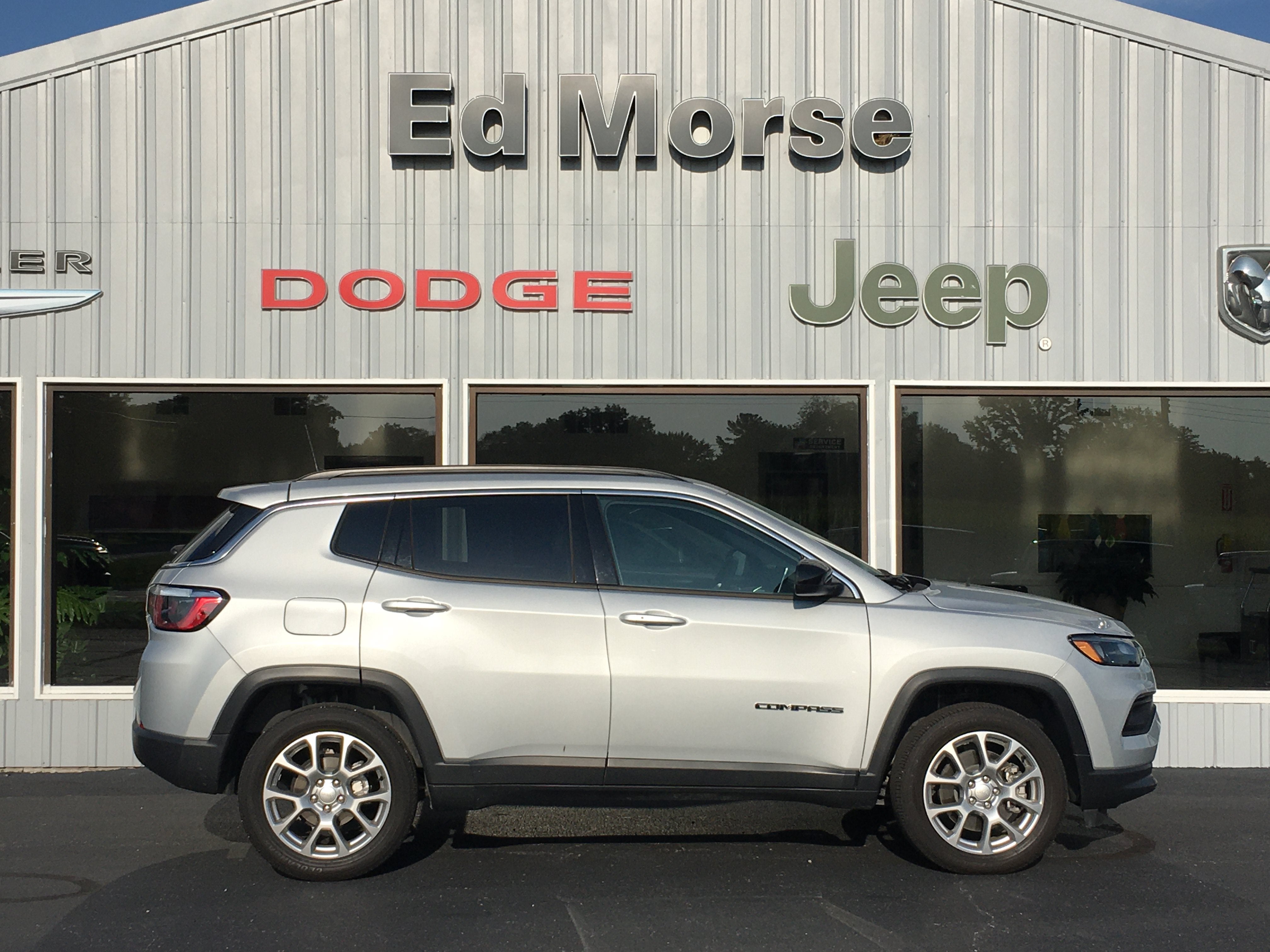 2024 Jeep Compass Latitude Lux FWD