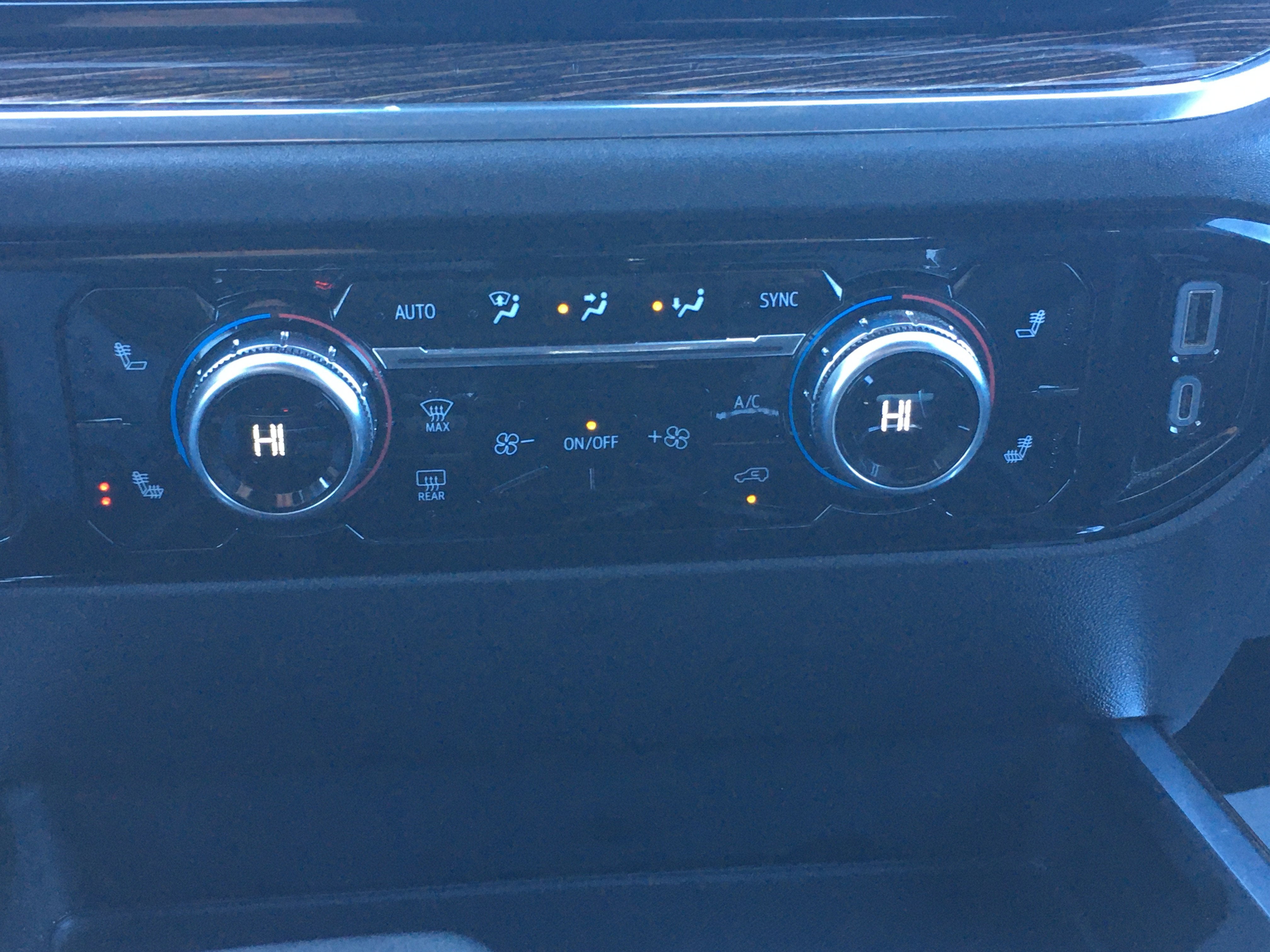 2024 GMC Sierra 1500 4WD Crew Cab Short Box Elevation with 3SB