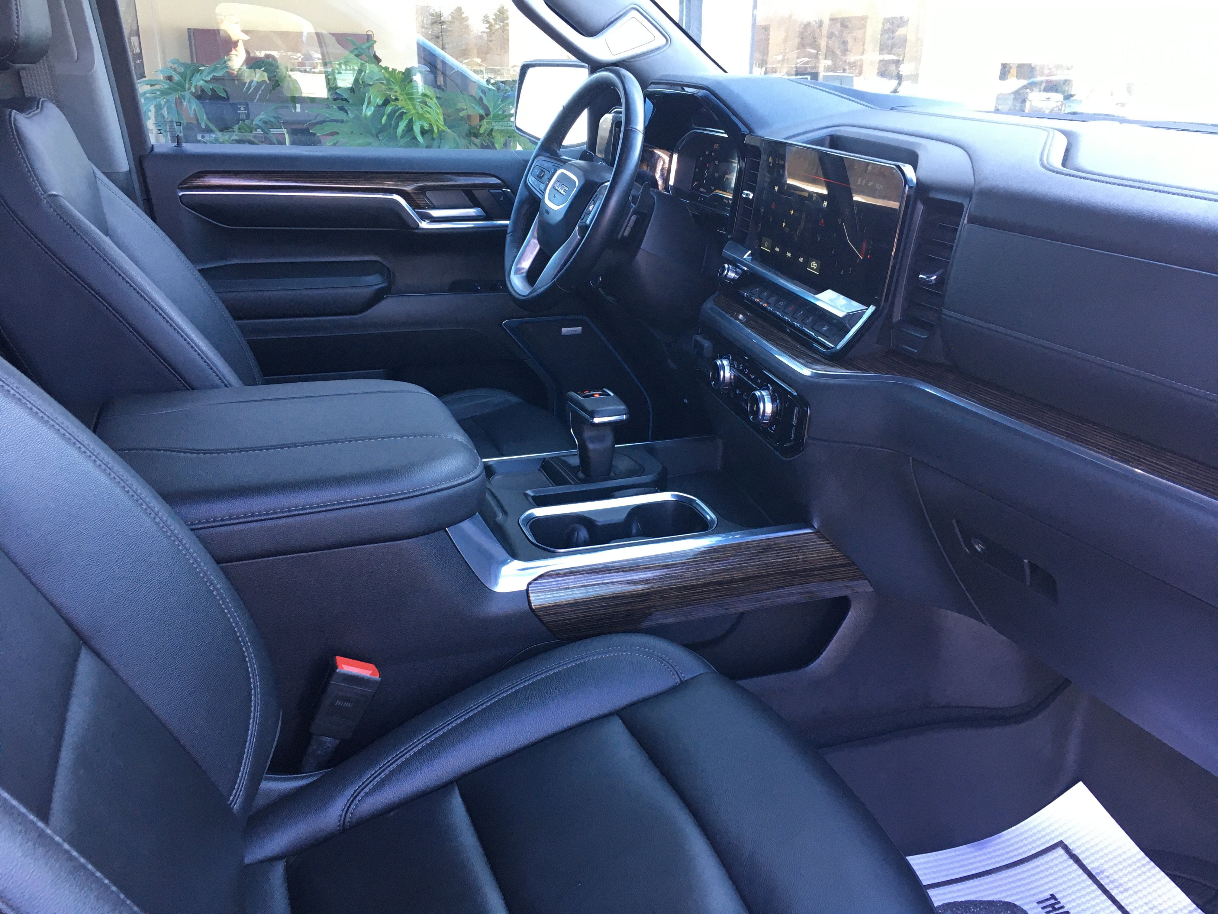 2024 GMC Sierra 1500 4WD Crew Cab Short Box Elevation with 3SB