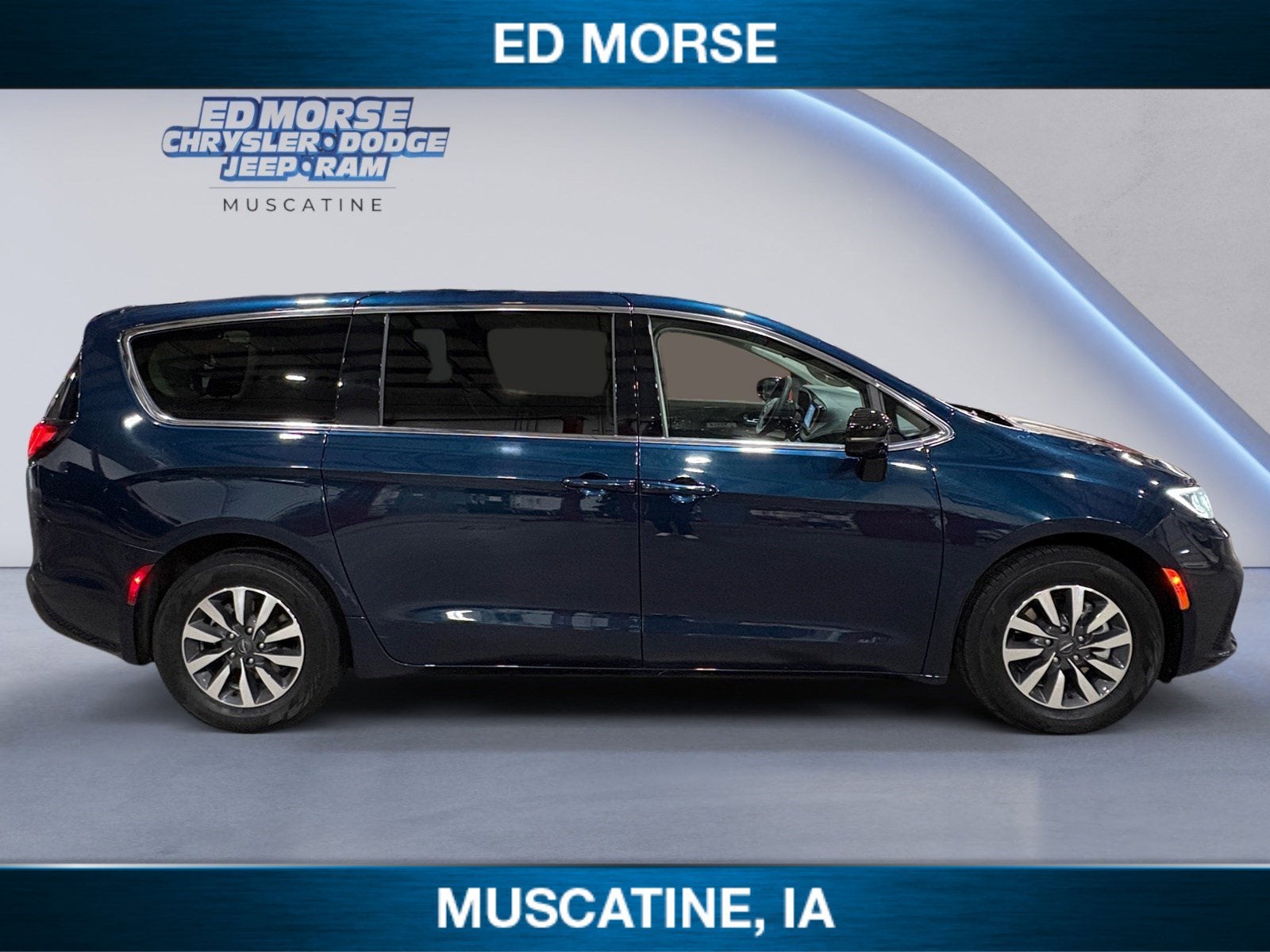 2024 Chrysler Pacifica Hybrid Select