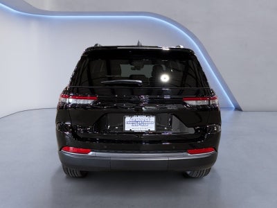 2027 Jeep Grand Cherokee Laredo Altitude
