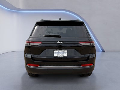 2027 Jeep Grand Cherokee Laredo Altitude