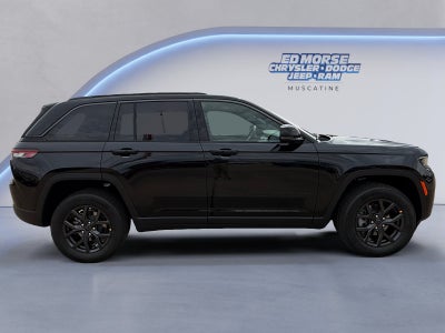 2027 Jeep Grand Cherokee Laredo Altitude