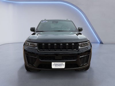 2027 Jeep Grand Cherokee Laredo Altitude