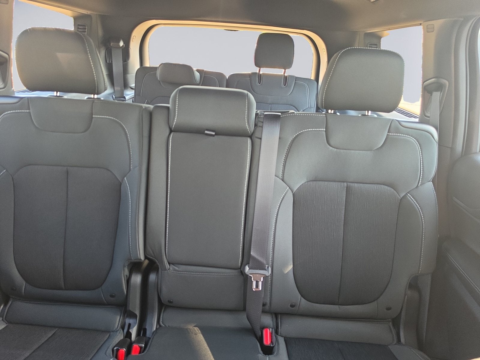 2026 Jeep Grand Cherokee GRAND CHEROKEE L LAREDO 4X4