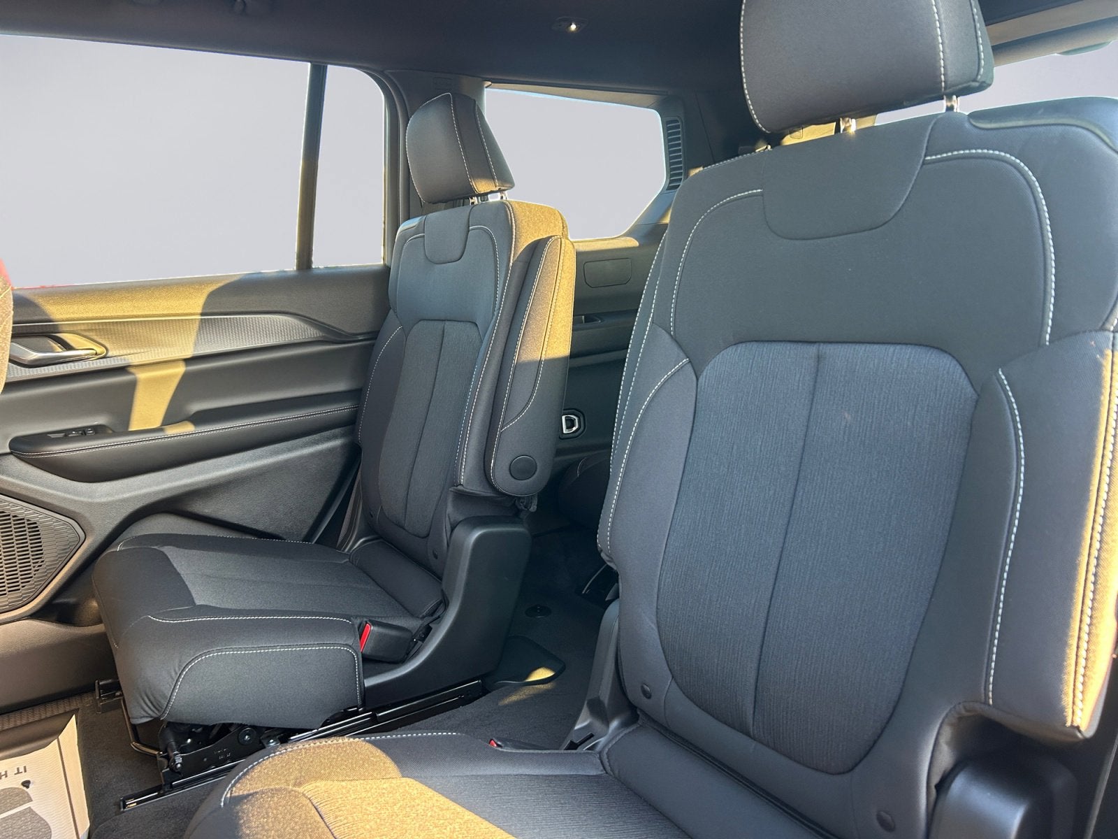 2026 Jeep Grand Cherokee GRAND CHEROKEE L LAREDO 4X4