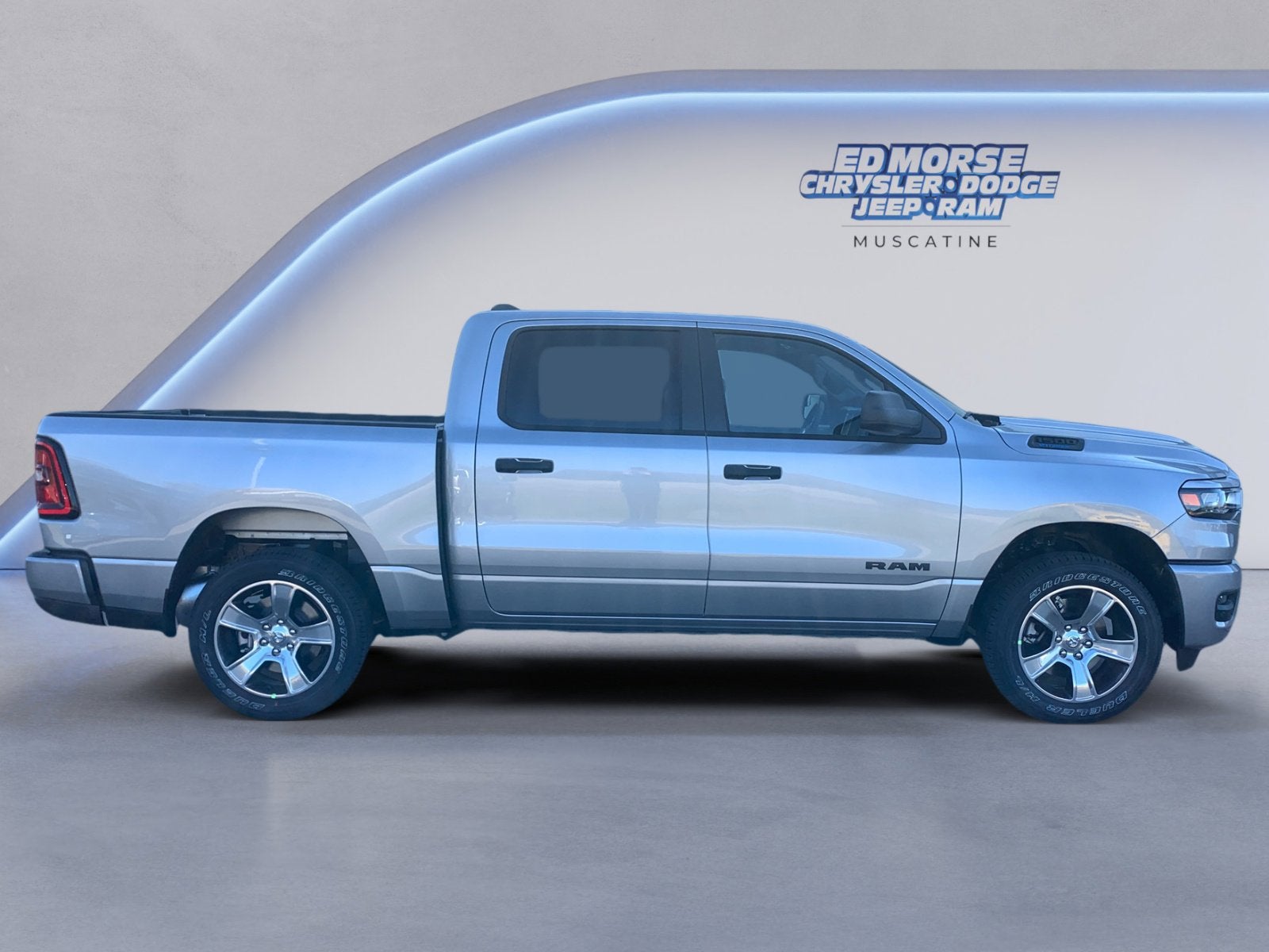 2025 RAM Ram 1500 RAM 1500 TRADESMAN CREW CAB 4X4 5'7' BOX