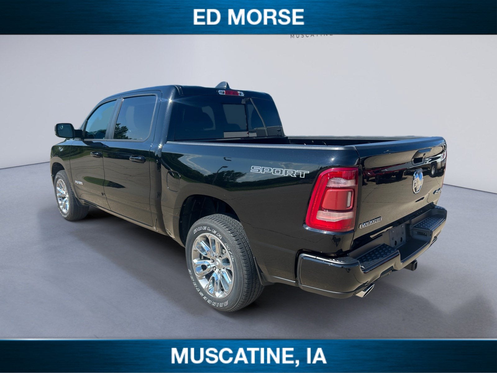 2023 RAM 1500 Laramie Crew Cab 4x4 5'7' Box