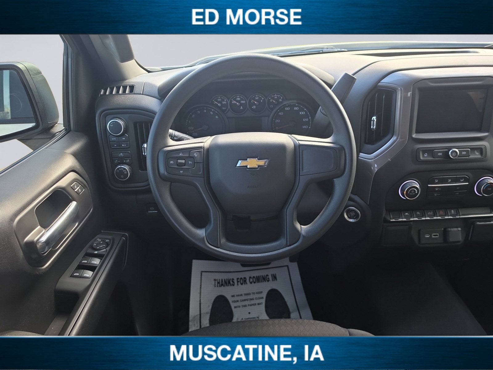 2022 Chevrolet Silverado 1500 4WD Crew Cab Short Bed Custom