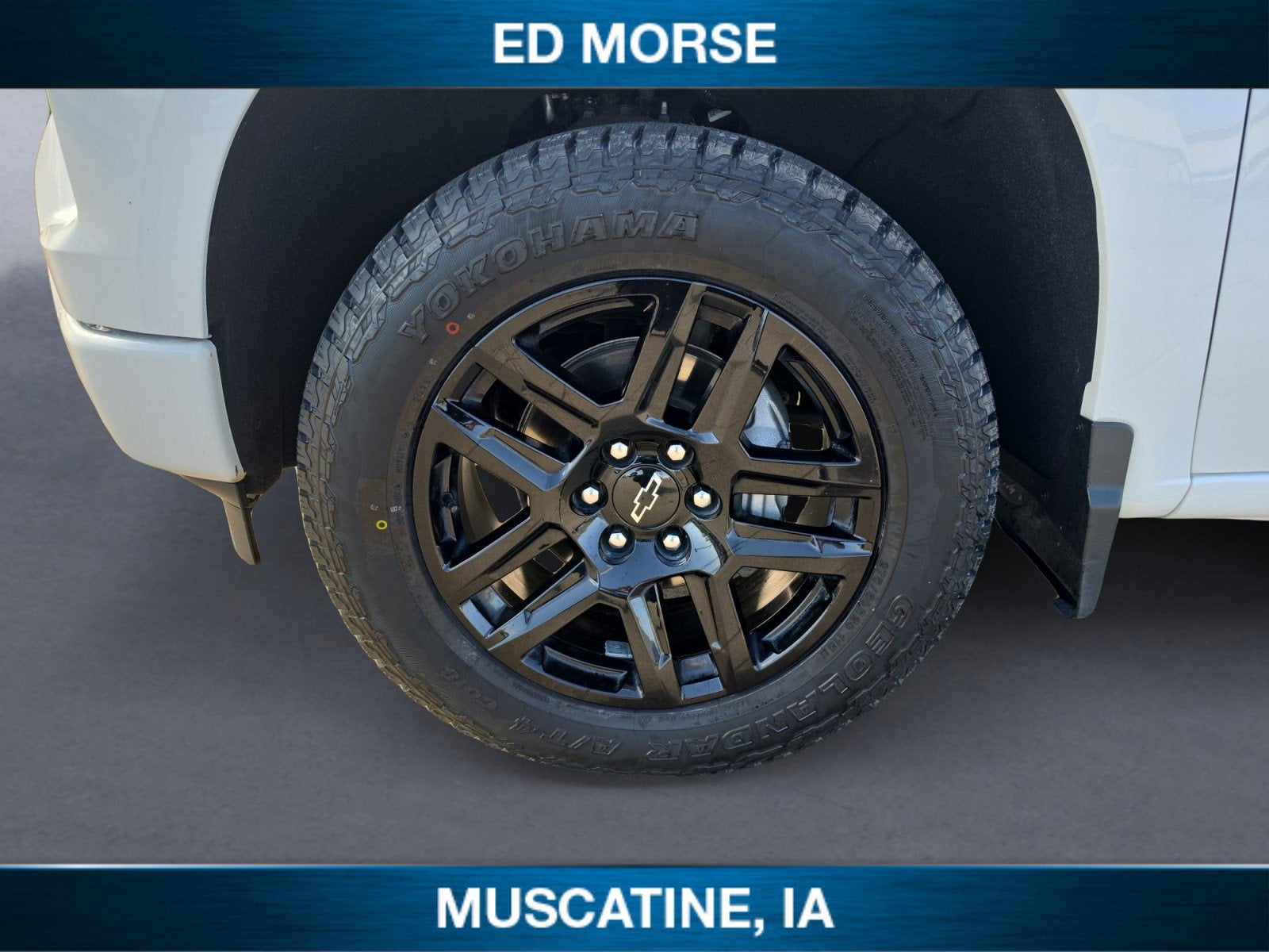 2022 Chevrolet Silverado 1500 4WD Crew Cab Short Bed Custom