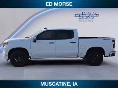 2022 Chevrolet Silverado 1500 4WD Crew Cab Short Bed Custom