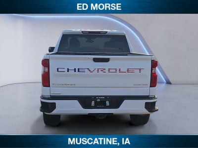 2022 Chevrolet Silverado 1500 4WD Crew Cab Short Bed Custom