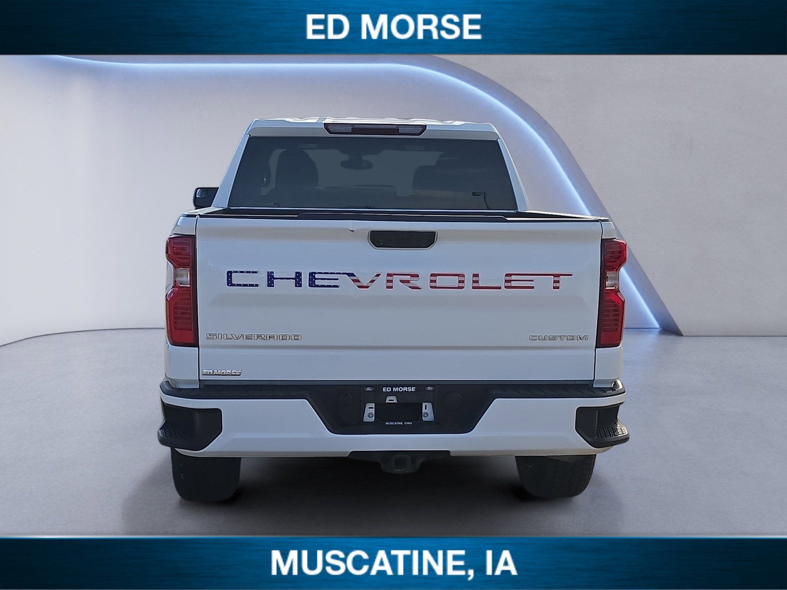 2022 Chevrolet Silverado 1500 4WD Crew Cab Short Bed Custom