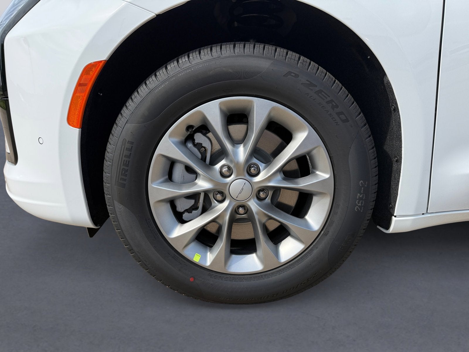 2027 Chrysler Pacifica PACIFICA SELECT AWD