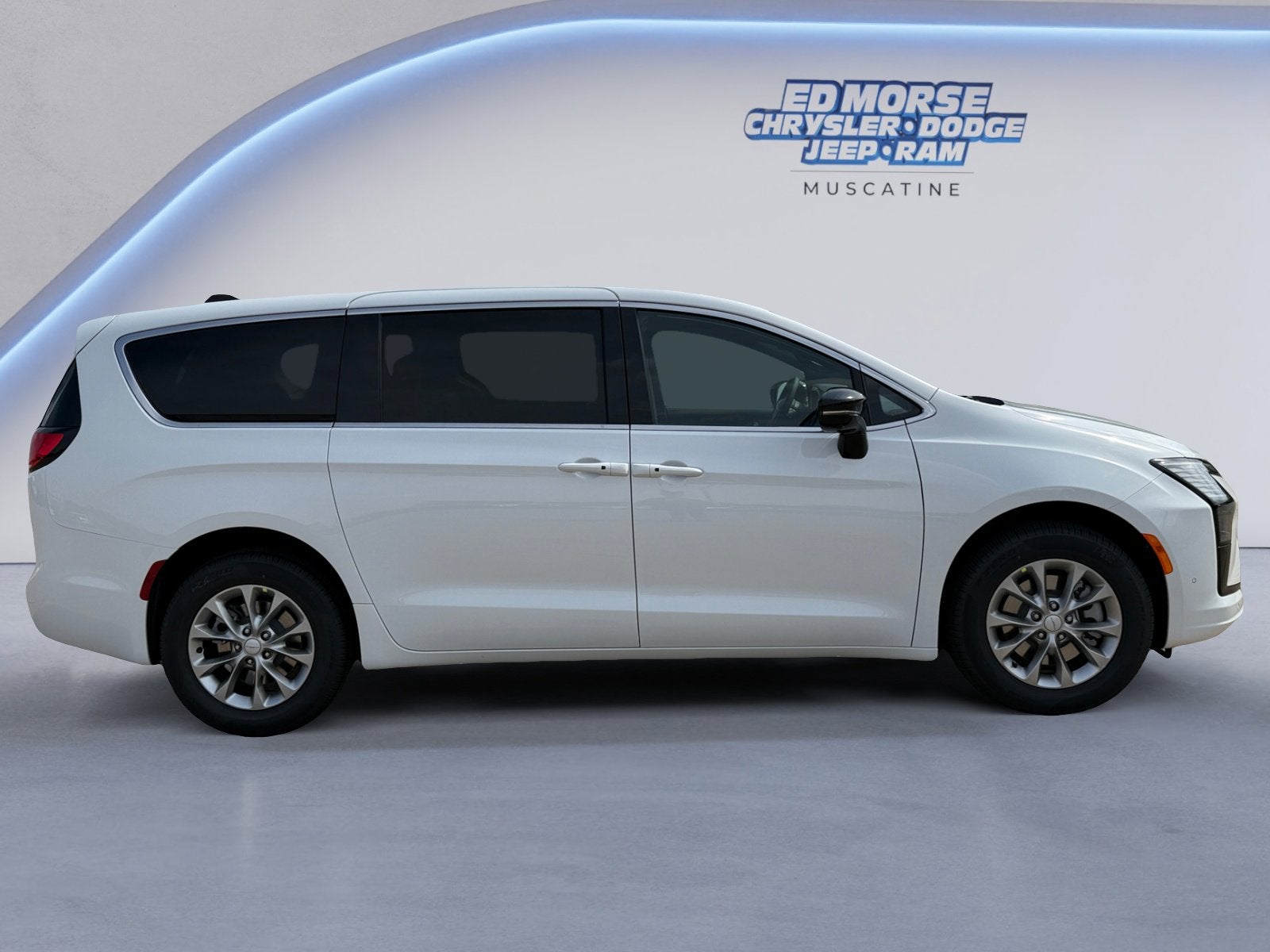 2027 Chrysler Pacifica PACIFICA SELECT AWD