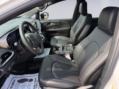 2027 Chrysler Pacifica PACIFICA SELECT AWD