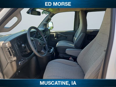 2025 GMC Savana Passenger LT