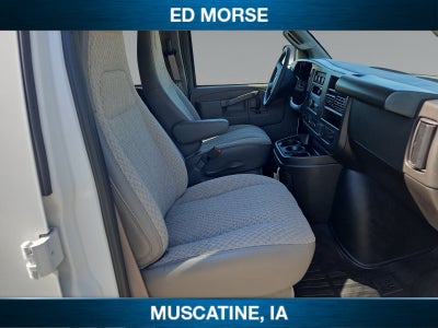 2025 GMC Savana Passenger LT
