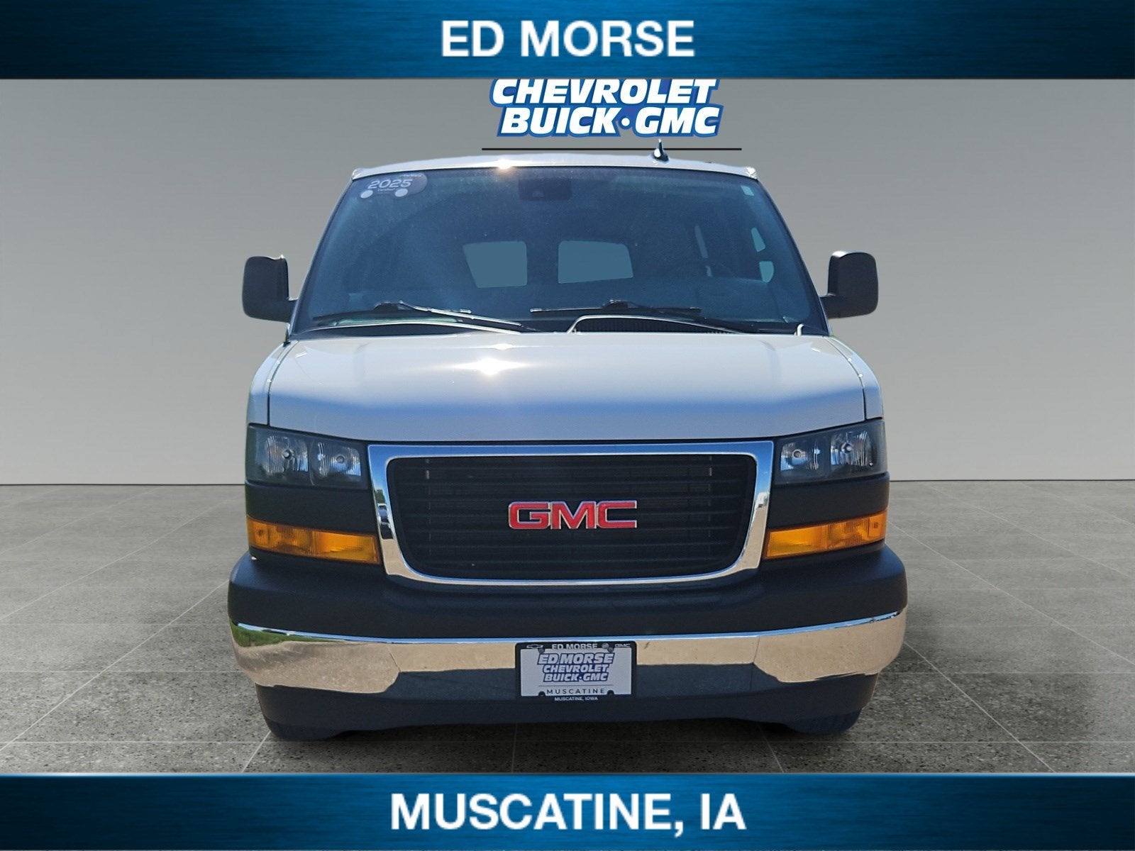 2025 GMC Savana Passenger LT