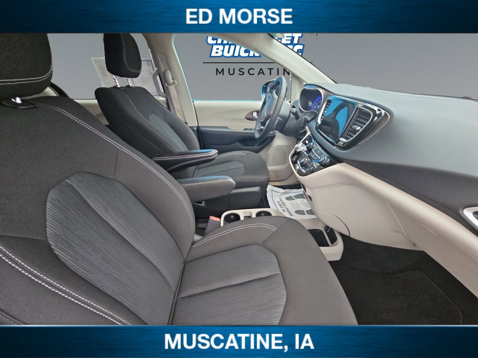 2024 Chrysler Voyager LX