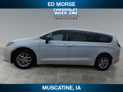 2024 Chrysler Voyager LX