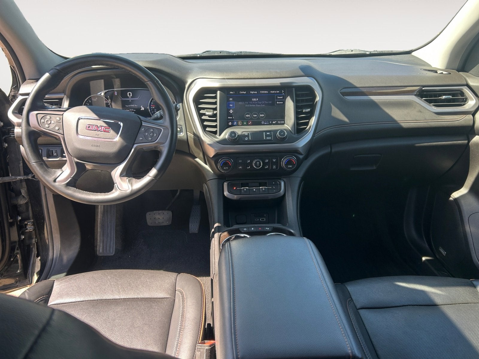 2023 GMC Acadia AT4