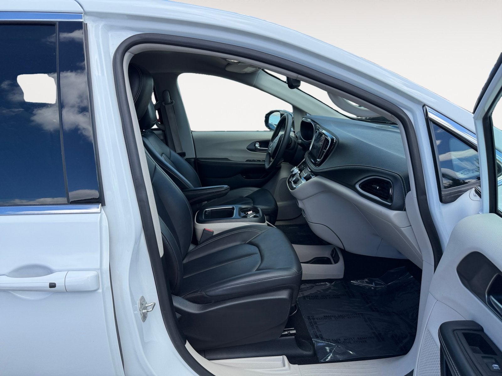 2024 Chrysler Pacifica Hybrid Select
