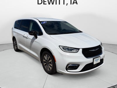 2024 Chrysler Pacifica Hybrid Select