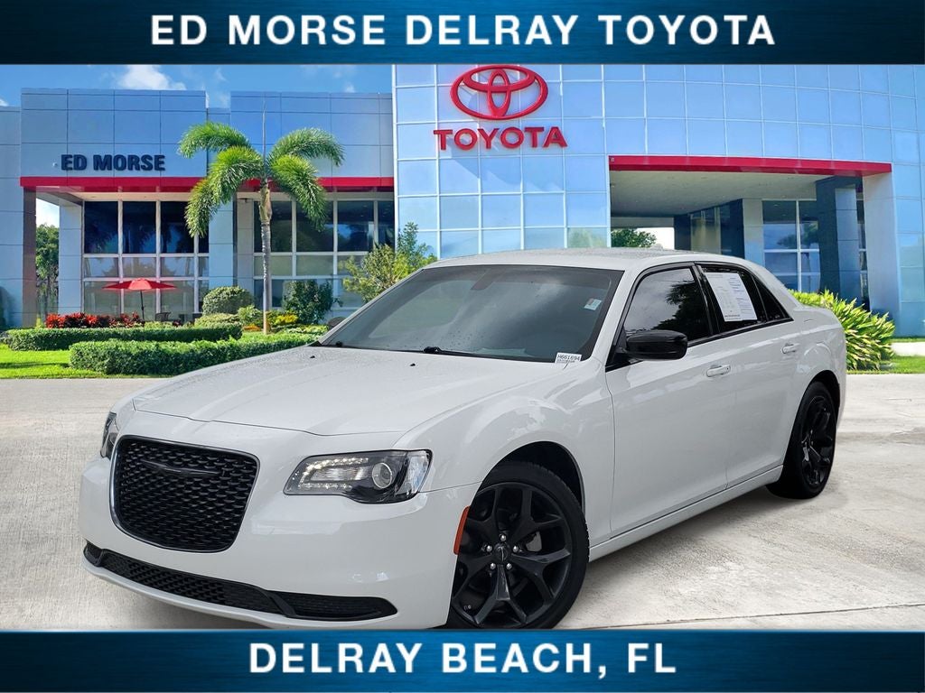 2023 Chrysler 300 Touring