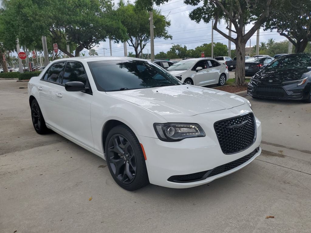 2023 Chrysler 300 Touring