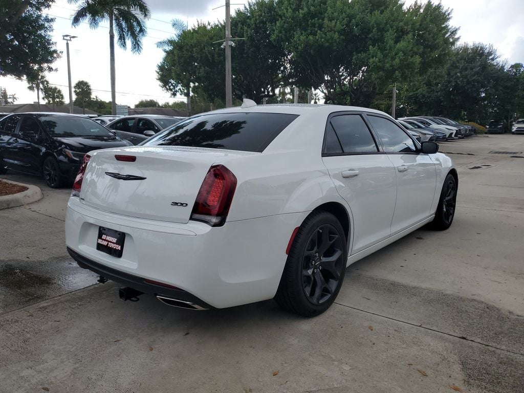 2023 Chrysler 300 Touring