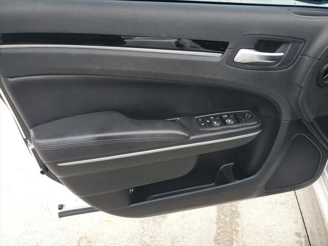 2023 Chrysler 300 Touring