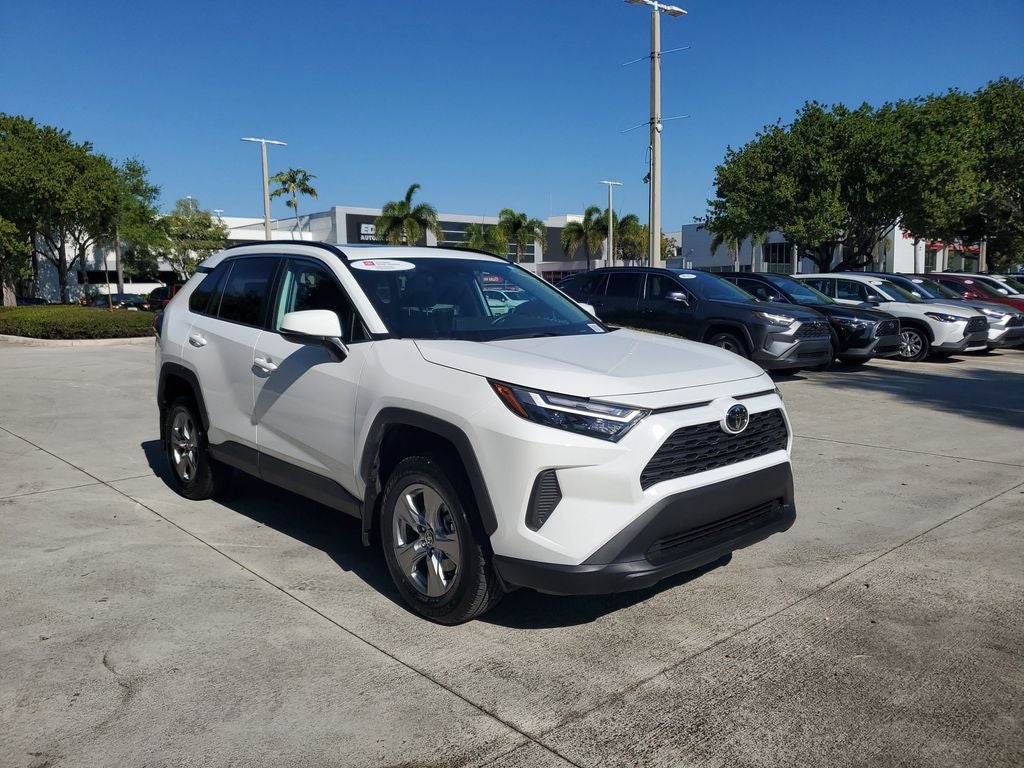 2025 Toyota RAV4 XLE