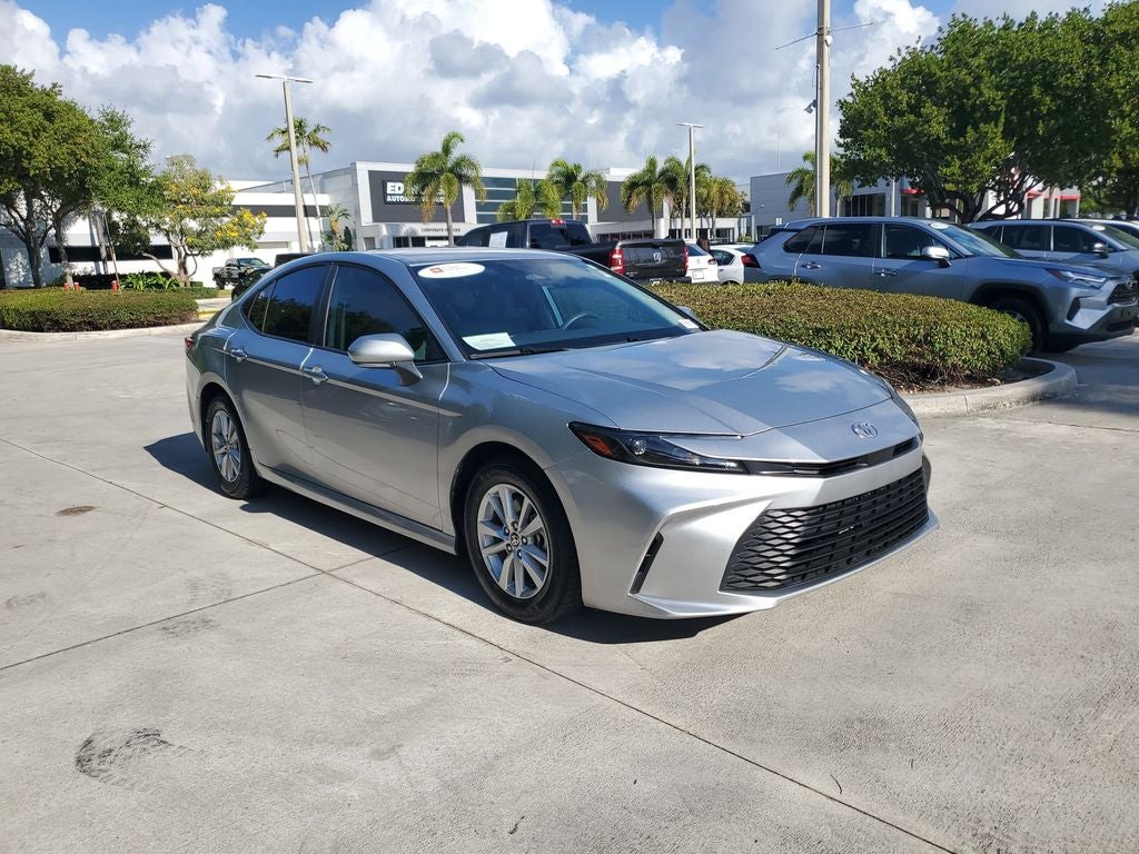 2025 Toyota Camry LE
