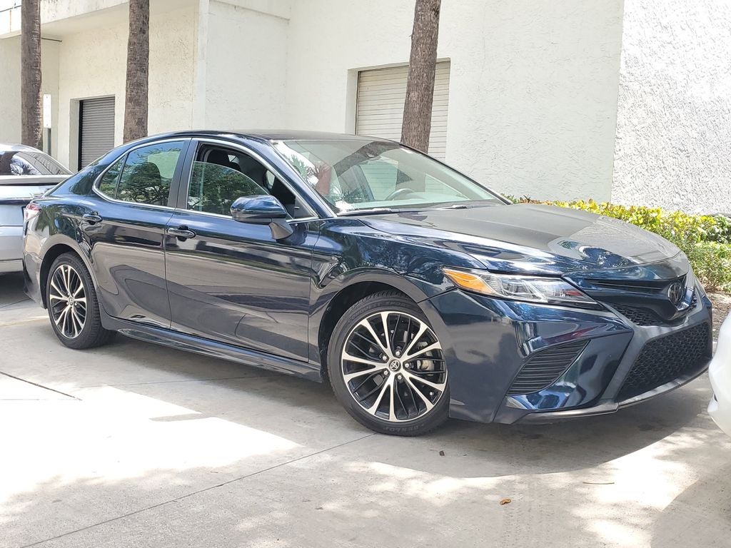 2020 Toyota Camry SE