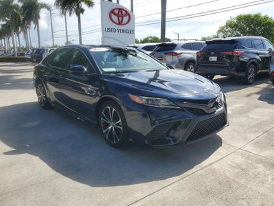 2020 Toyota Camry SE