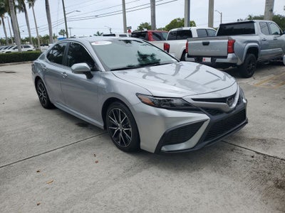 2024 Toyota Camry SE
