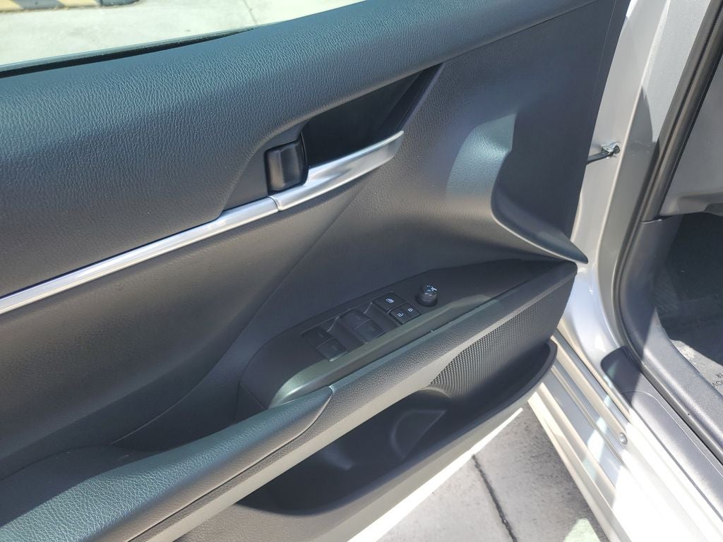 2024 Toyota Camry Hybrid SE