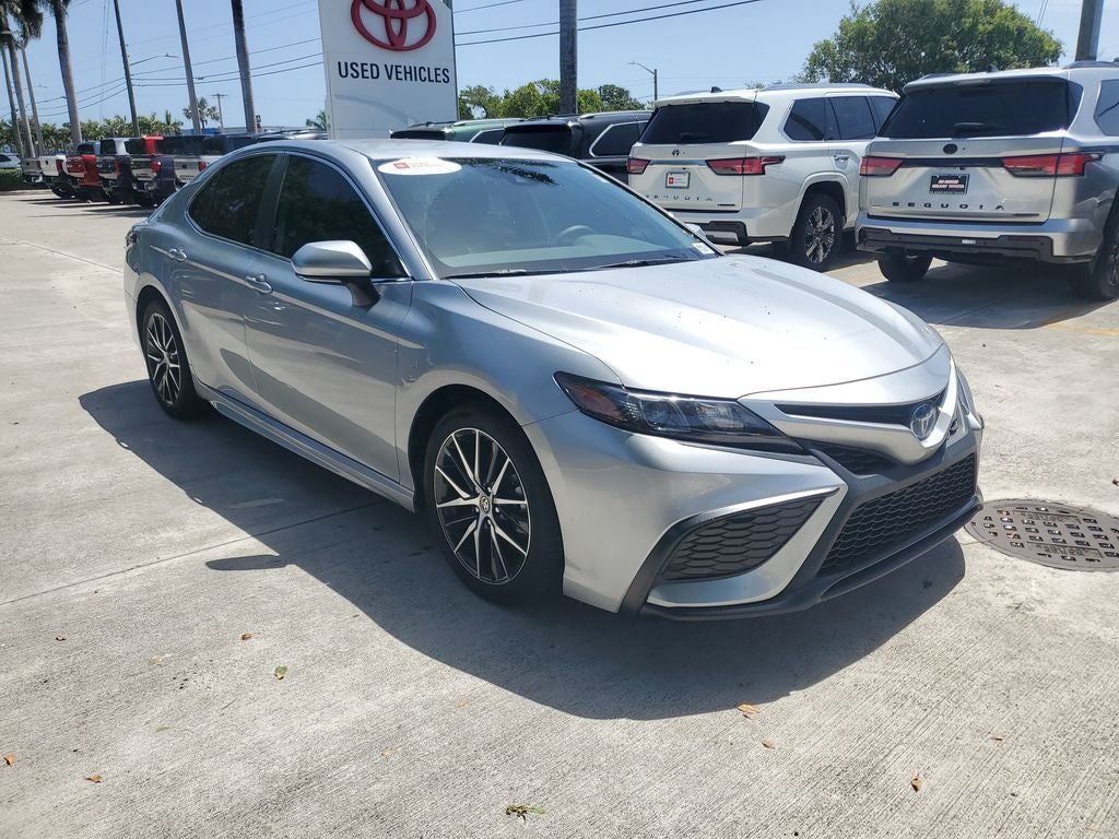 2024 Toyota Camry Hybrid SE