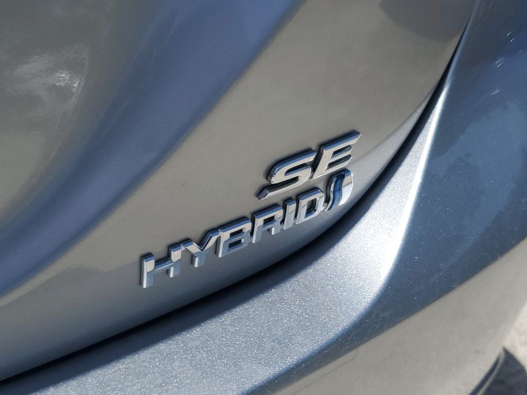 2024 Toyota Camry Hybrid SE